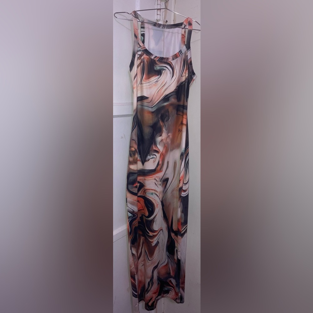Elegant Swirl Print Maxi Dress